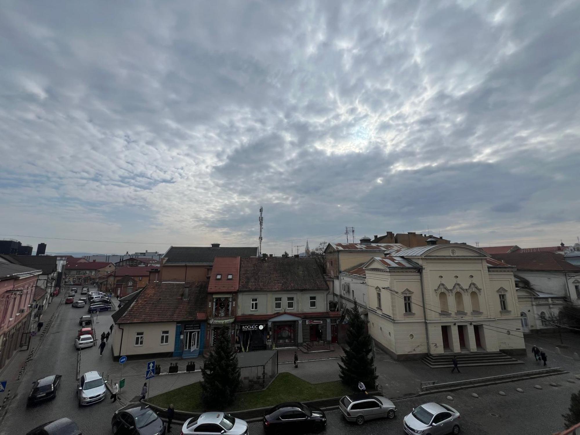 Apartment Suite Mukachevo Exterior photo