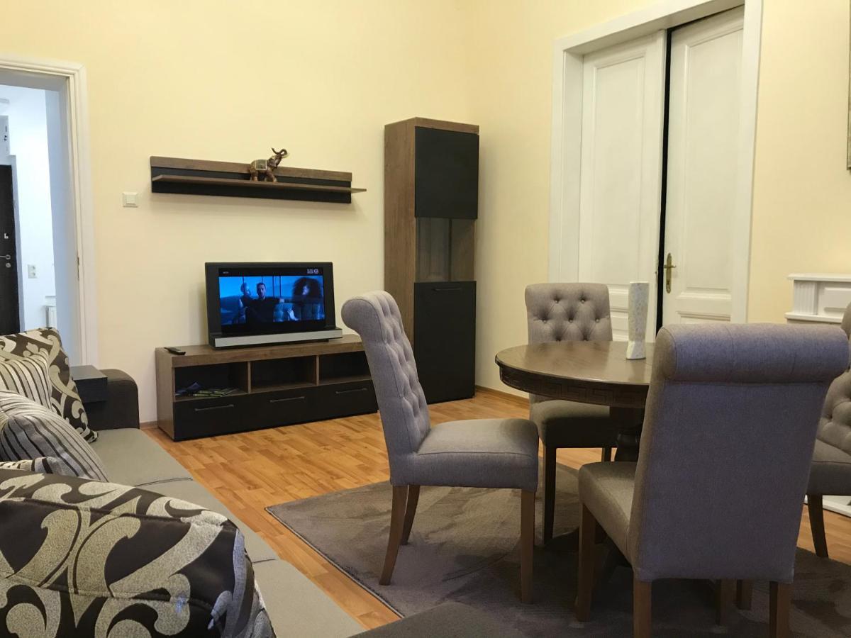 Apartment Suite Mukachevo Exterior photo